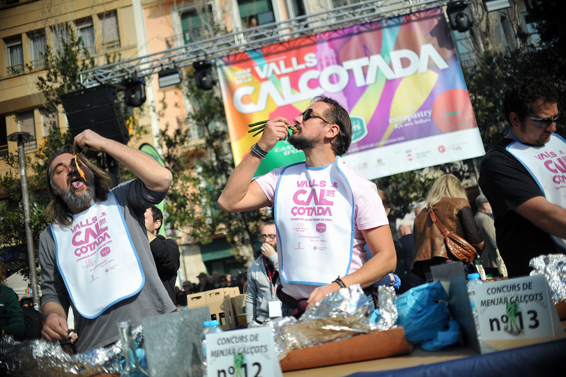 La calçotada contemporània: de petit ritual a fenomen de masses